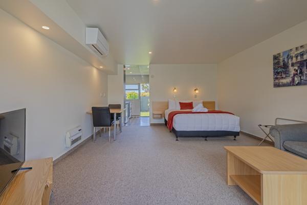 Superior Queen Studio with Garden view